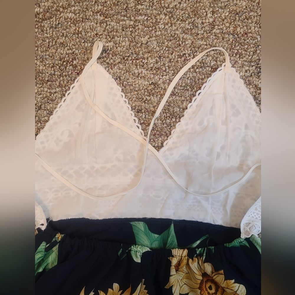 SOLD SOLD!!! Beautiful Sunflower and Lace Top - Picture 3 of 5
